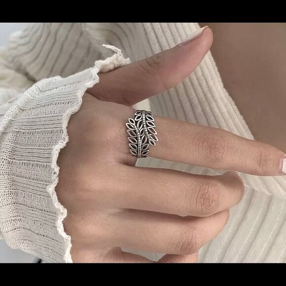 SILVERTONE LEAF RING - Picture 2 of 4